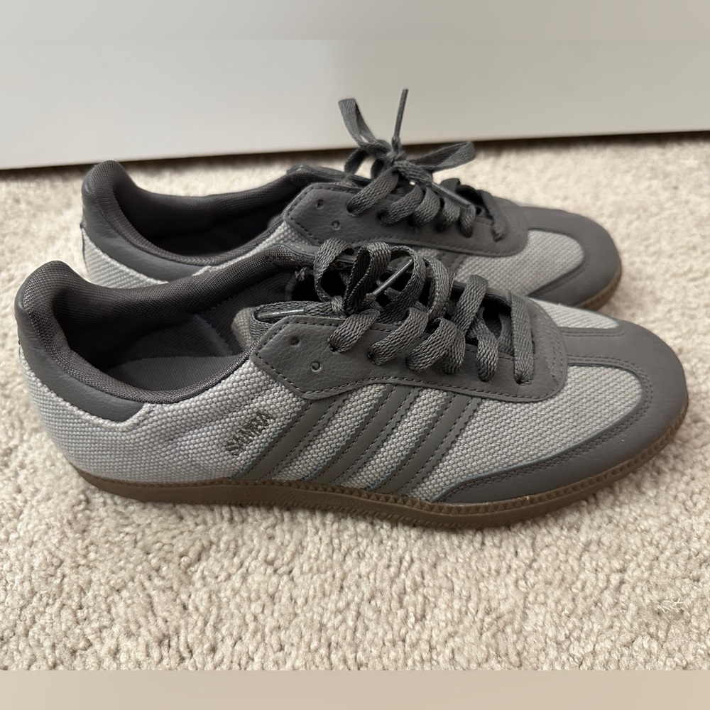 Adidas Samba Classic - Size 6.5